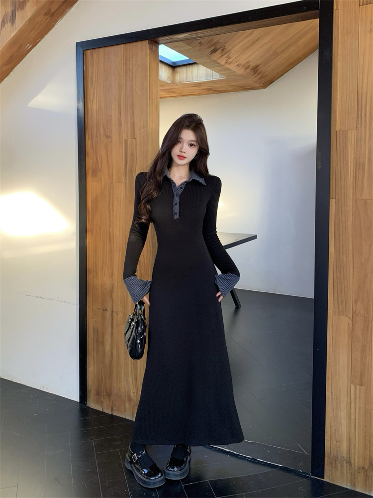 Spring Long Sleeve Knit Dress with Contrast Polo Collar and Flared Sleeves - Image 2