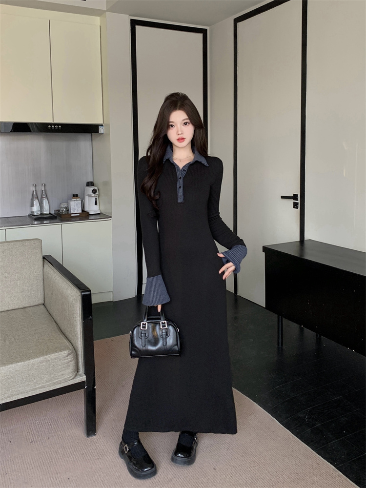Spring Long Sleeve Knit Dress with Contrast Polo Collar and Flared Sleeves - Image 4