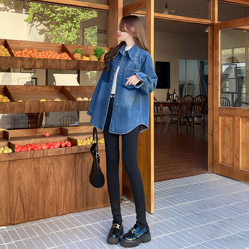 Women's Winter Fleece-Lined Loose Fit Retro Blue Denim Shirt Jacket - Image 5
